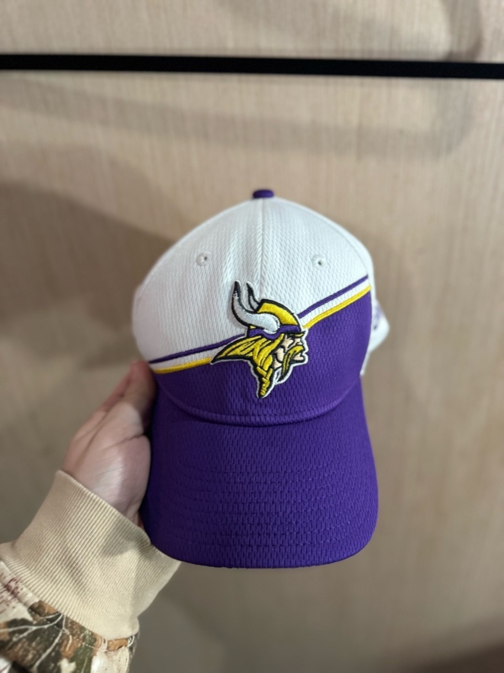 New Era 39thirty Minnesota Vikings Purple, White & Yellow Cap Size Small/Medium